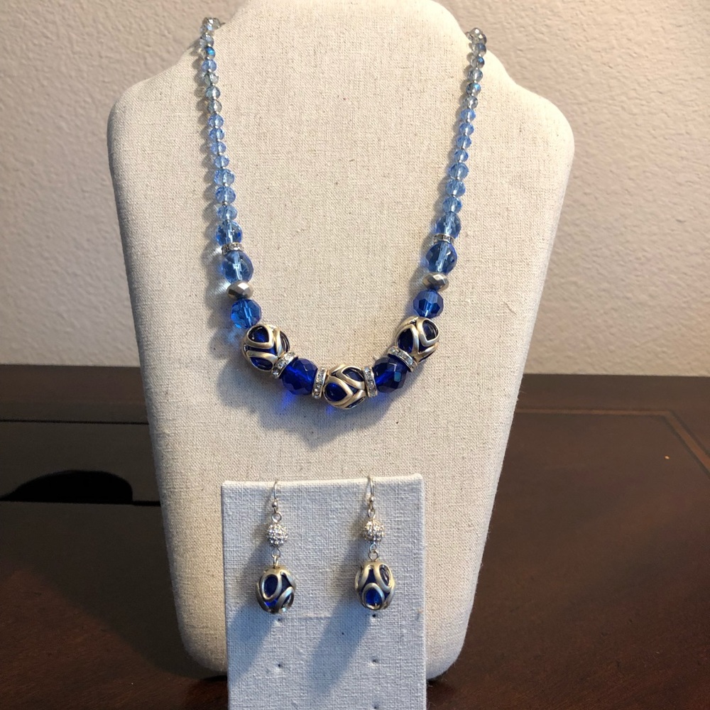 White House Black Market jewelry set